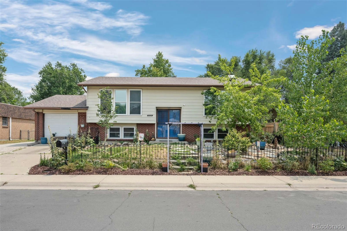 5304 SCRANTON CT, DENVER, CO 80239, photo 1 of 33