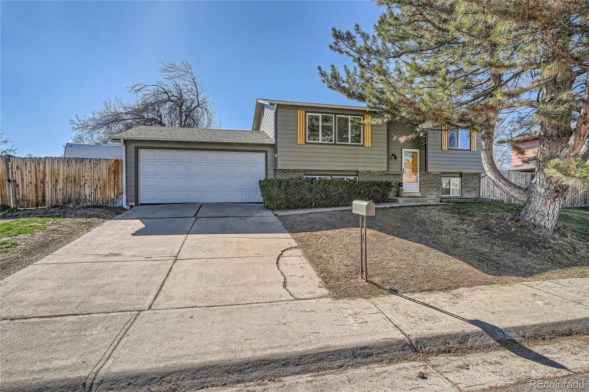 7043 W HINSDALE DR, LITTLETON, CO 80128, photo 1 of 28